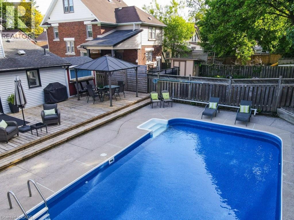 












44 KRUG Street

,
Kitchener,




Ontario
N2H2X7

