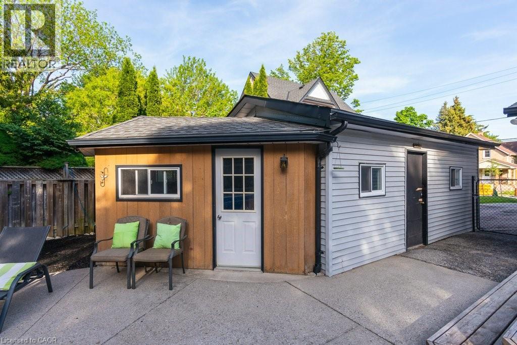












44 KRUG Street

,
Kitchener,




Ontario
N2H2X7

