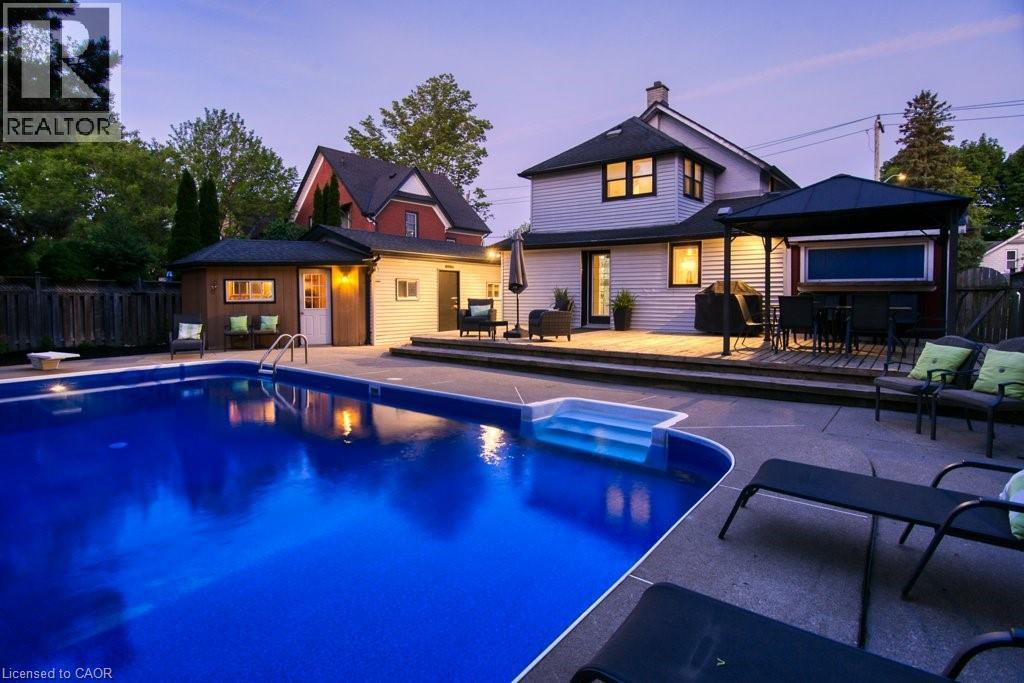 












44 KRUG Street

,
Kitchener,




Ontario
N2H2X7


