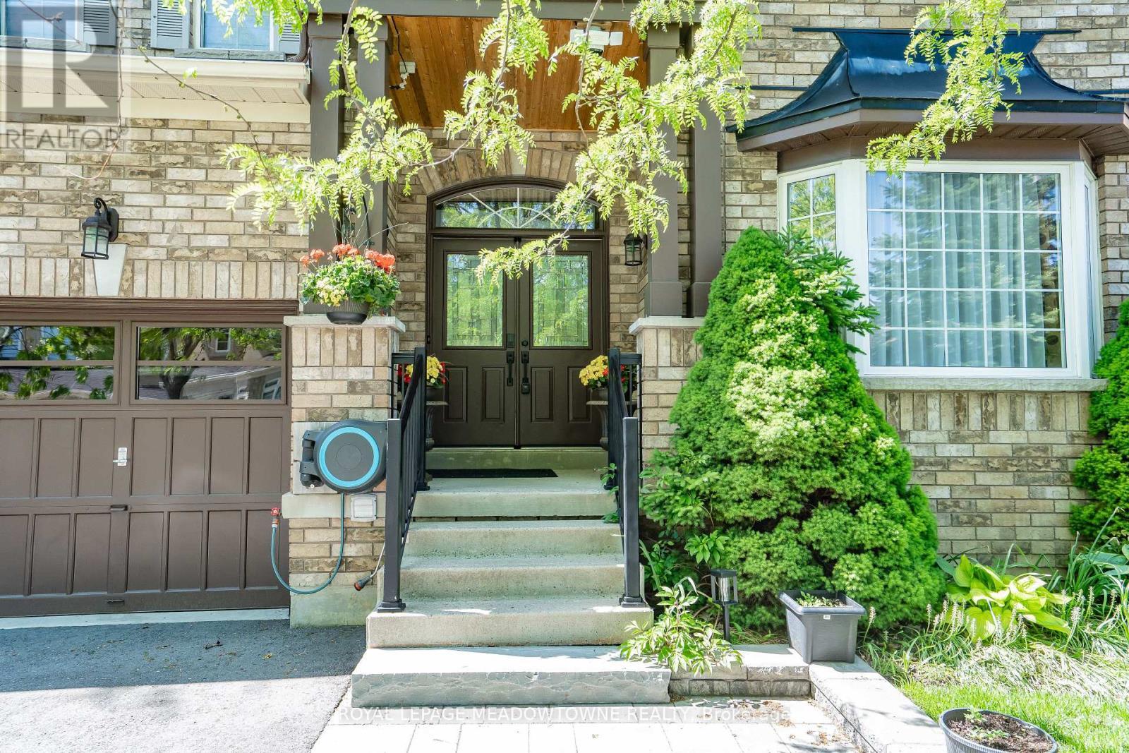 












26 EMPEROR DRIVE

,
Brampton,




Ontario
L6P1X5

