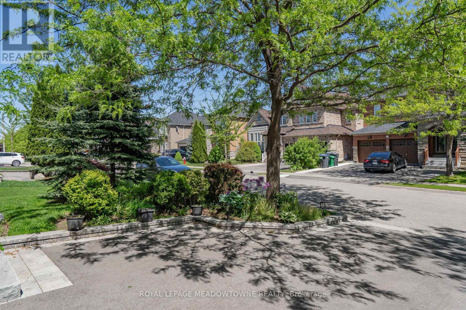 












26 EMPEROR DRIVE

,
Brampton,




Ontario
L6P1X5

