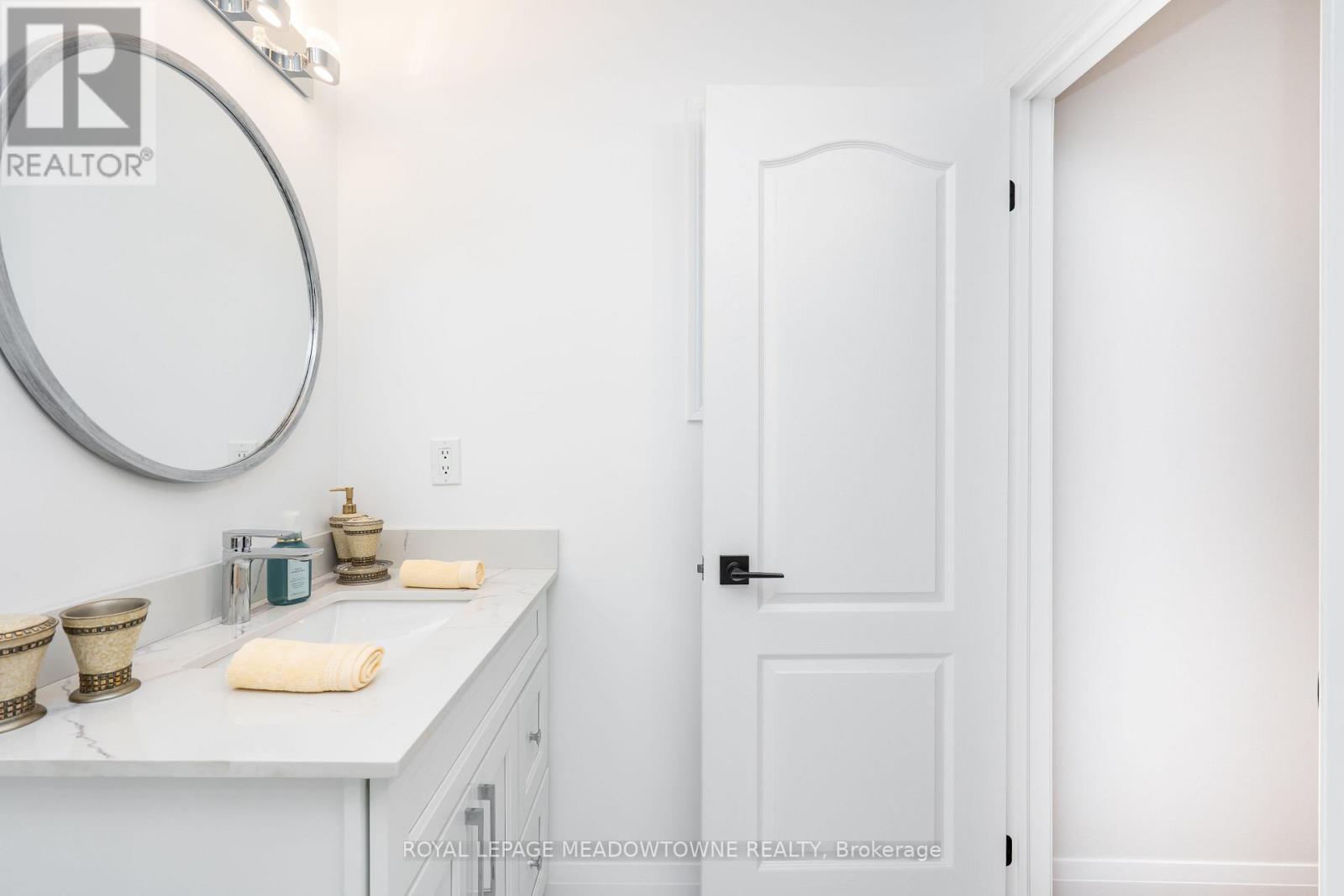 












26 EMPEROR DRIVE

,
Brampton,




Ontario
L6P1X5

