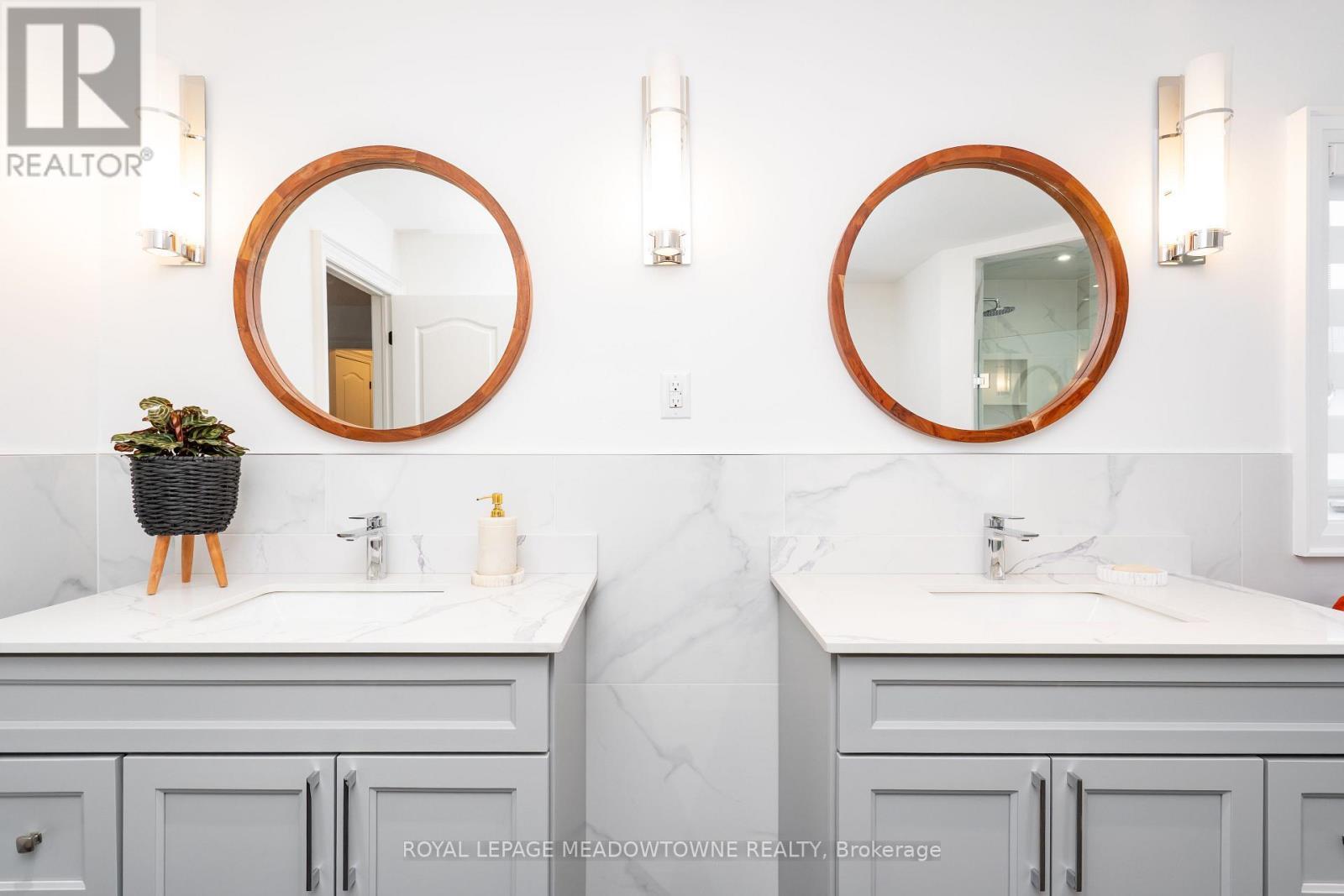 












26 EMPEROR DRIVE

,
Brampton,




Ontario
L6P1X5

