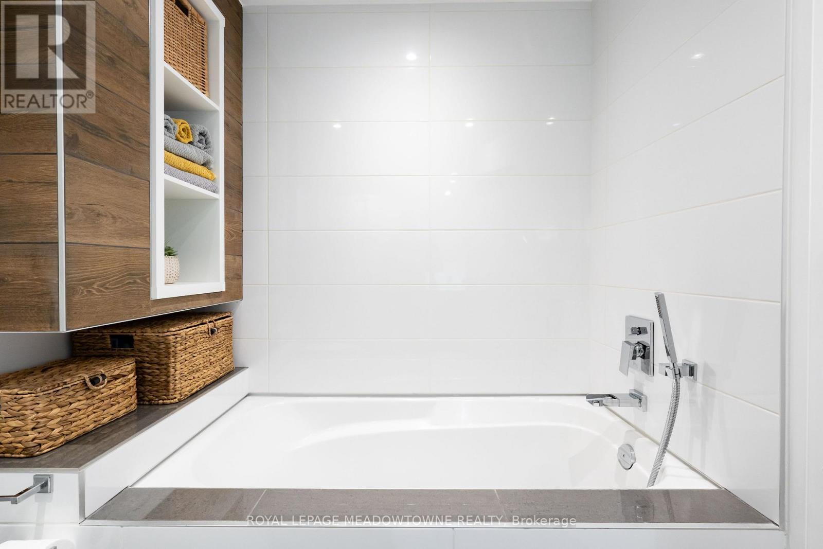 












26 EMPEROR DRIVE

,
Brampton,




Ontario
L6P1X5

