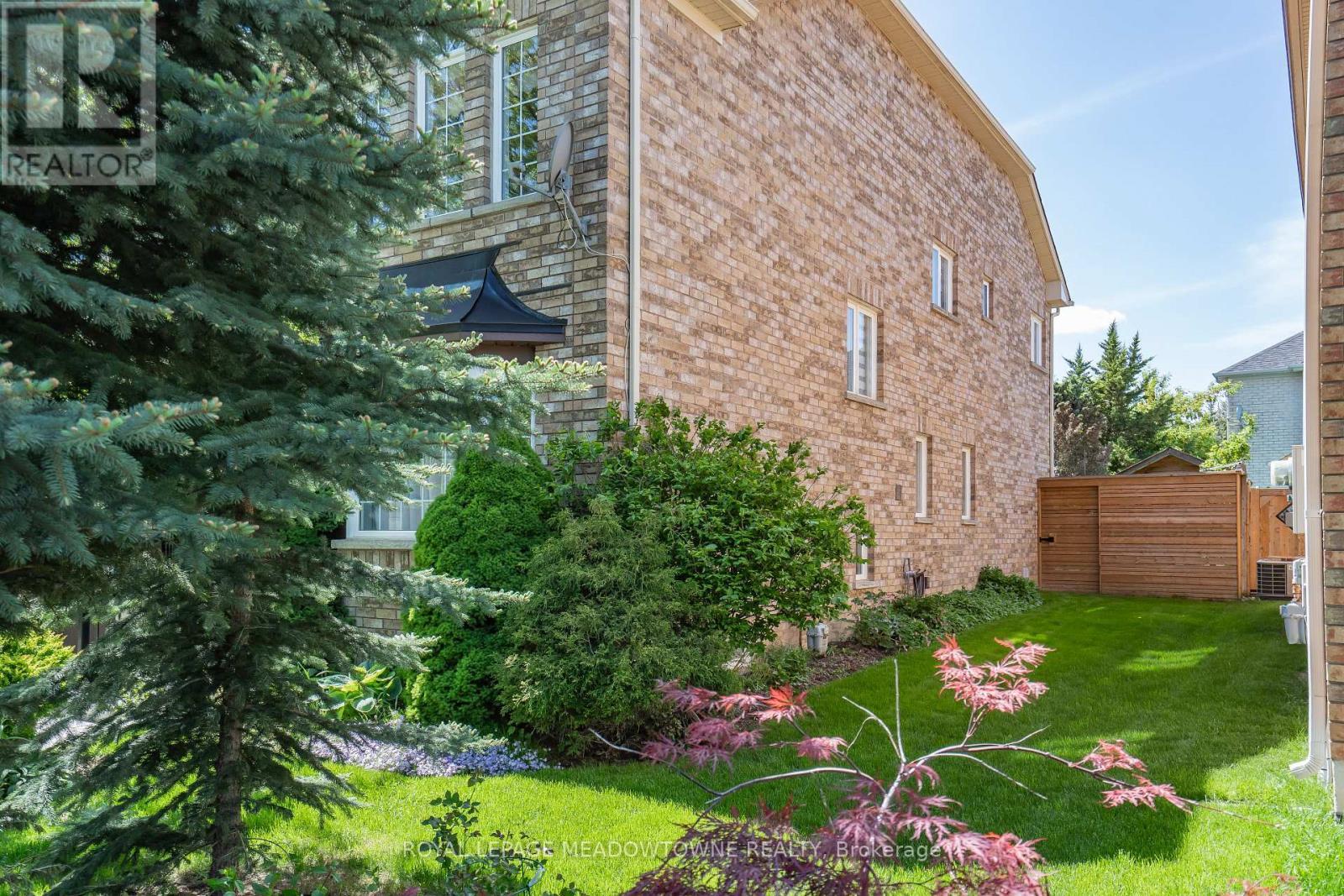 












26 EMPEROR DRIVE

,
Brampton,




Ontario
L6P1X5

