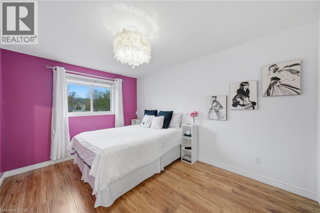 












11 TOMAHAWK Drive

,
Grimsby,




Ontario
L3M5G4

