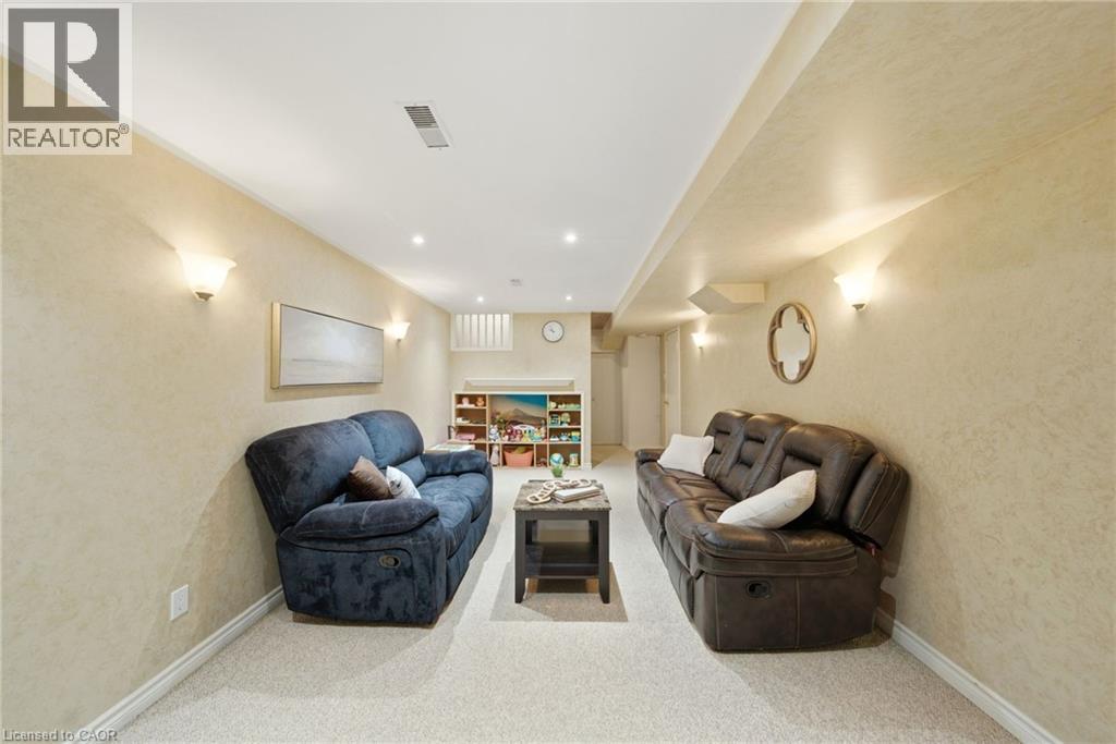 












11 TOMAHAWK Drive

,
Grimsby,




Ontario
L3M5G4

