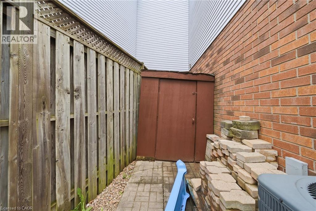 












11 TOMAHAWK Drive

,
Grimsby,




Ontario
L3M5G4

