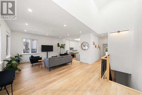 Foyer / Sitting Room