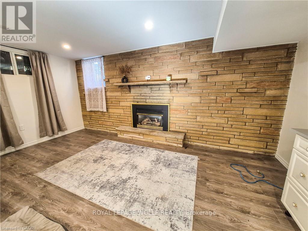 












B - 11 DUNCAIRN AVENUE

,
Kitchener,




Ontario
N2M4S5

