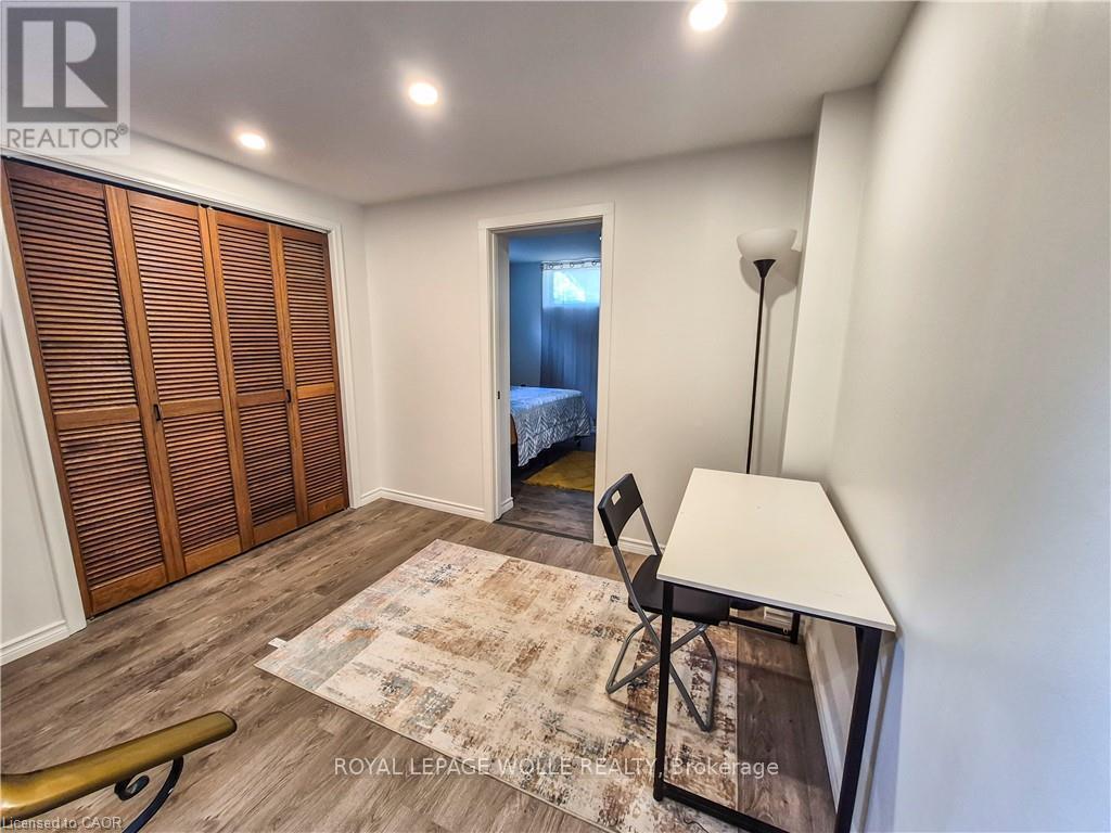












B - 11 DUNCAIRN AVENUE

,
Kitchener,




Ontario
N2M4S5

