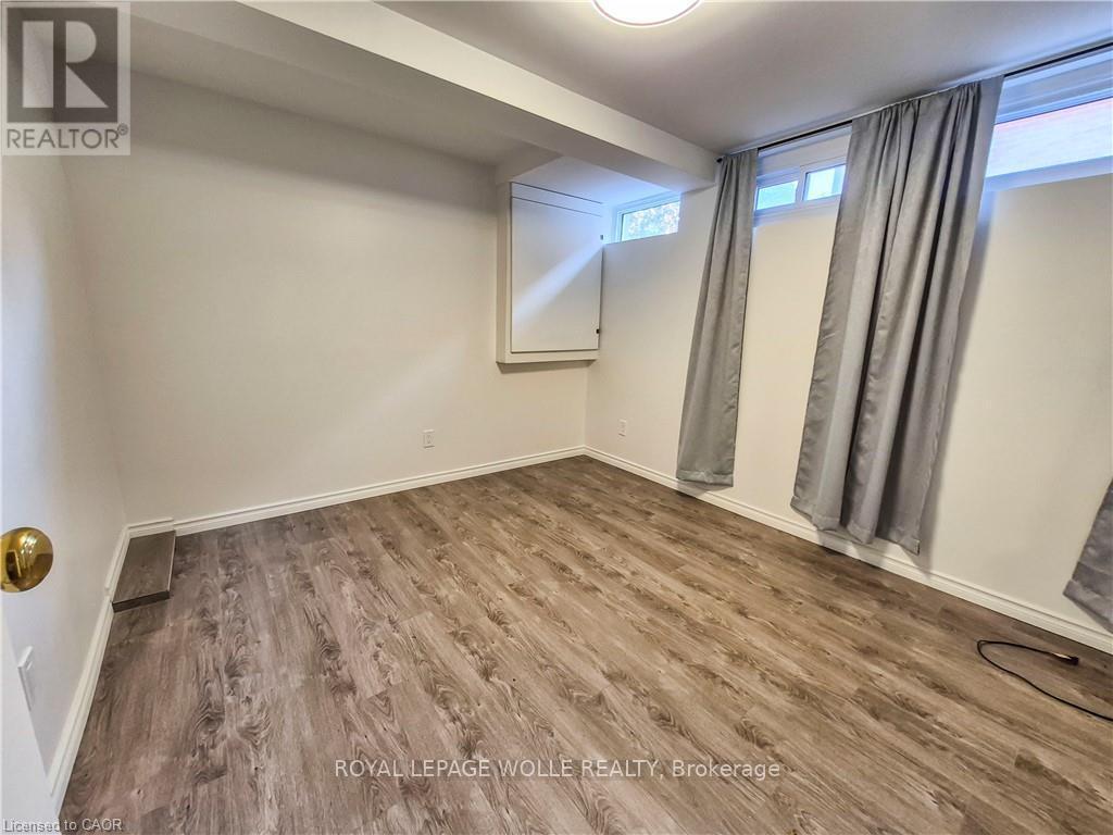 












B - 11 DUNCAIRN AVENUE

,
Kitchener,




Ontario
N2M4S5

