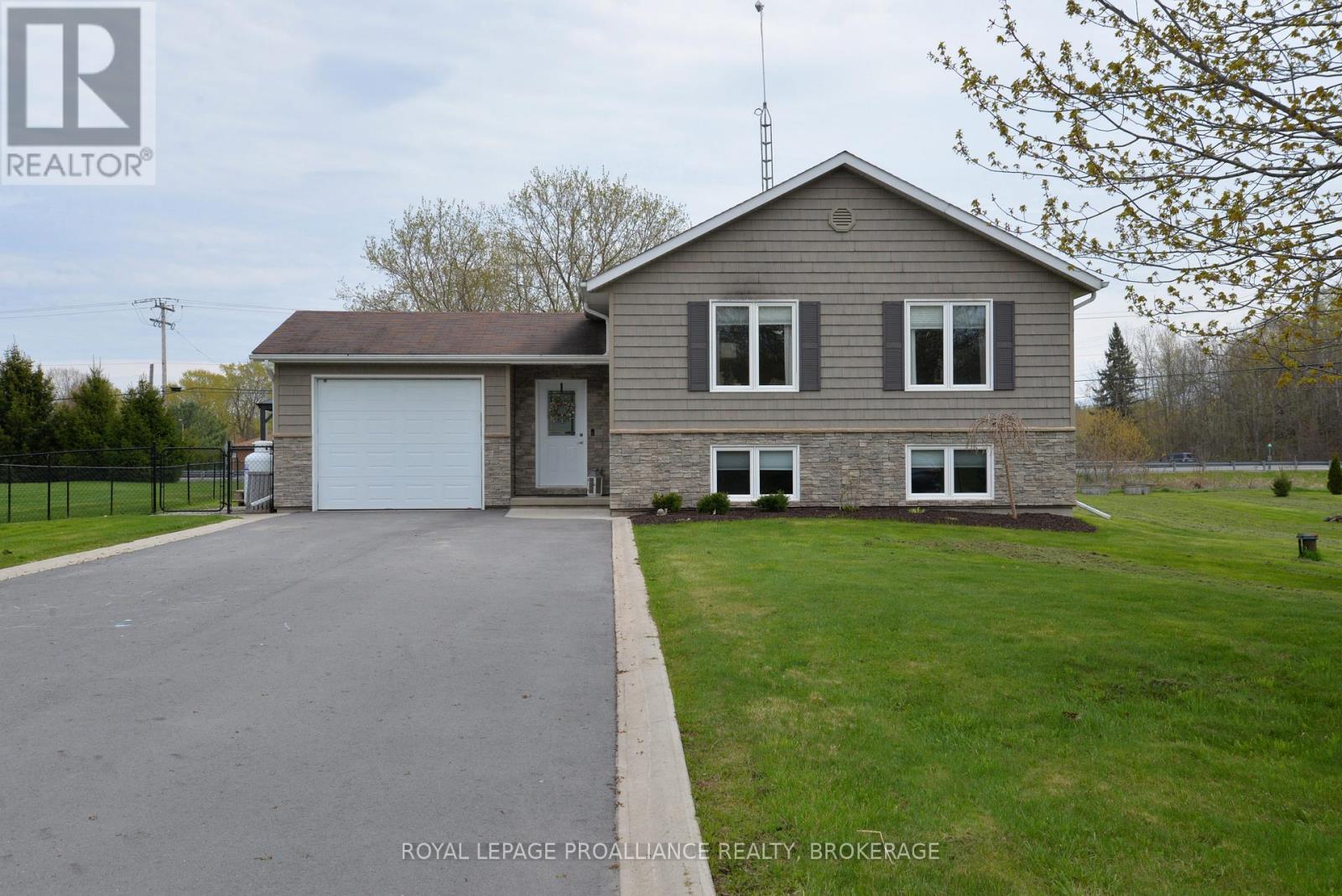 












4153 MANGAN BOULEVARD

,
Kingston (City North of 401),




Ontario
K0H2N0

