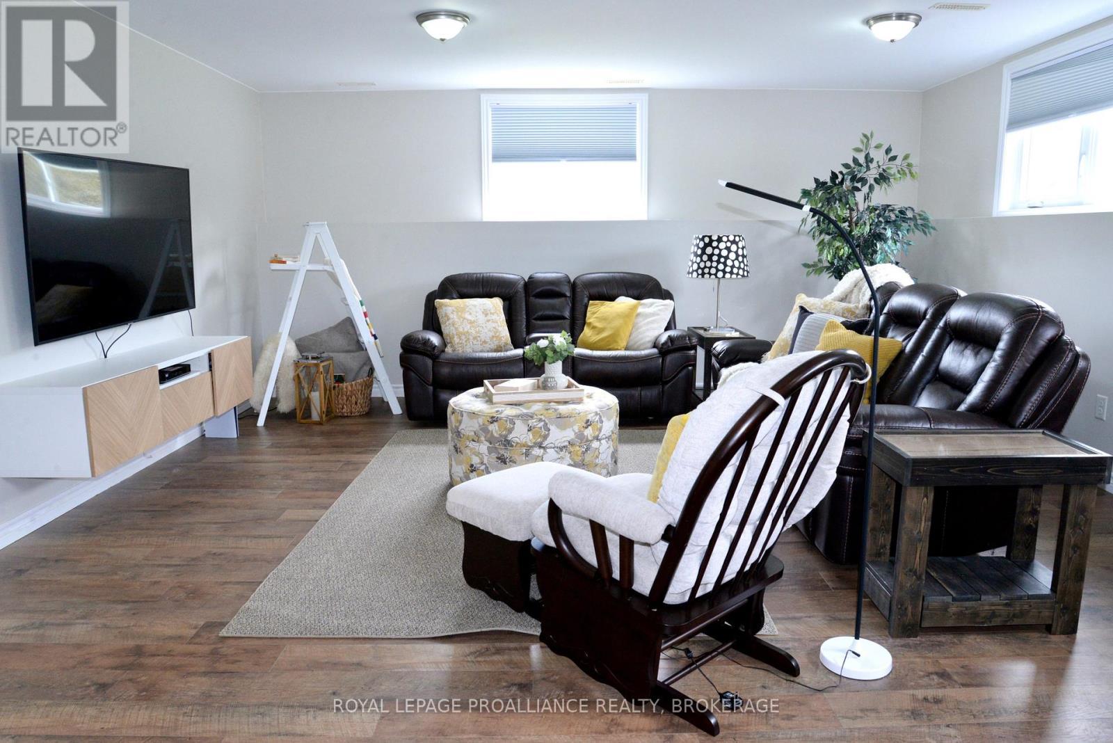 












4153 MANGAN BOULEVARD

,
Kingston (City North of 401),




Ontario
K0H2N0

