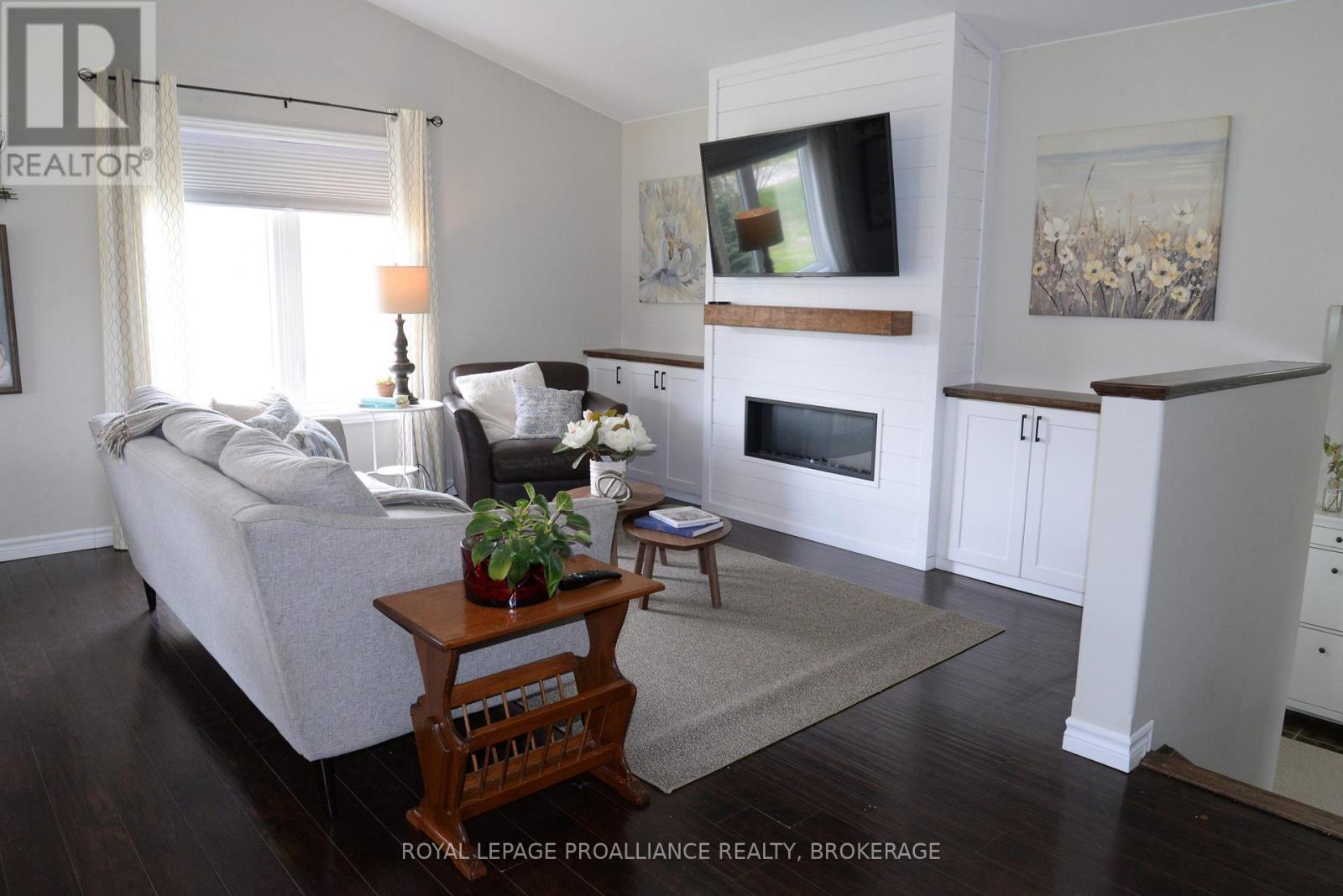 












4153 MANGAN BOULEVARD

,
Kingston (City North of 401),




Ontario
K0H2N0

