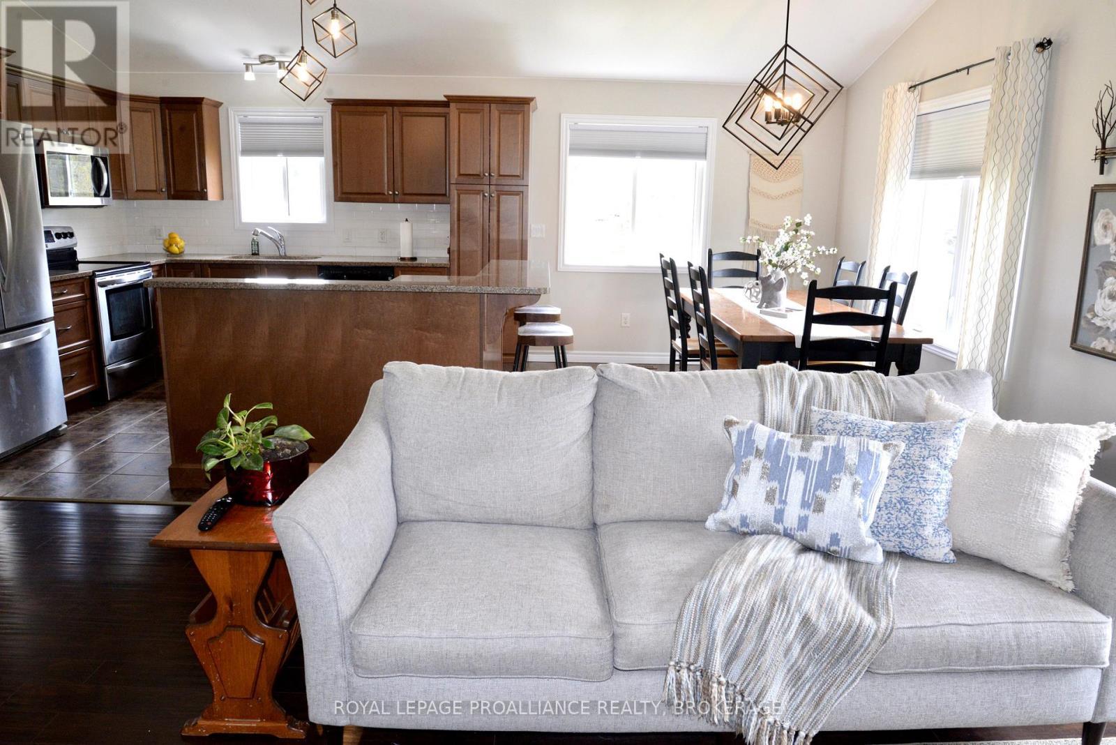 












4153 MANGAN BOULEVARD

,
Kingston (City North of 401),




Ontario
K0H2N0

