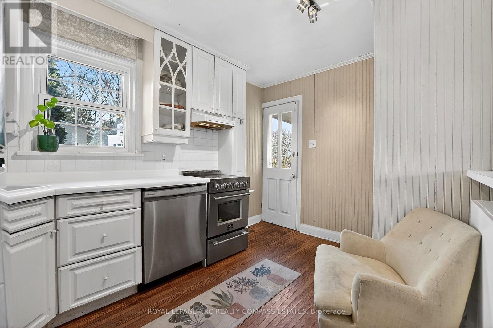 












31 QUEEN MARY DRIVE

,
St. Catharines (Downtown),




Ontario
L2R2J3

