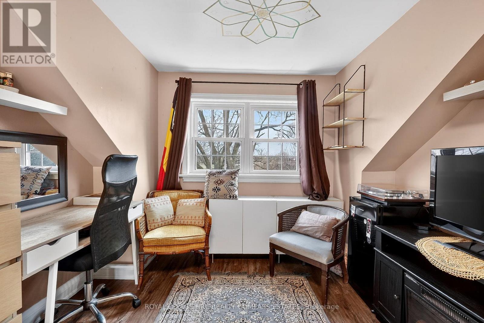 












31 QUEEN MARY DRIVE

,
St. Catharines (Downtown),




Ontario
L2R2J3

