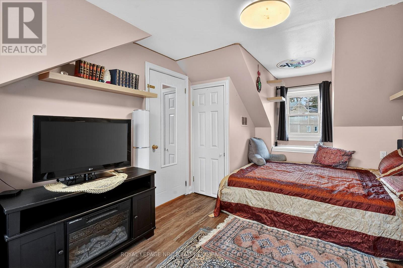 












31 QUEEN MARY DRIVE

,
St. Catharines (Downtown),




Ontario
L2R2J3

