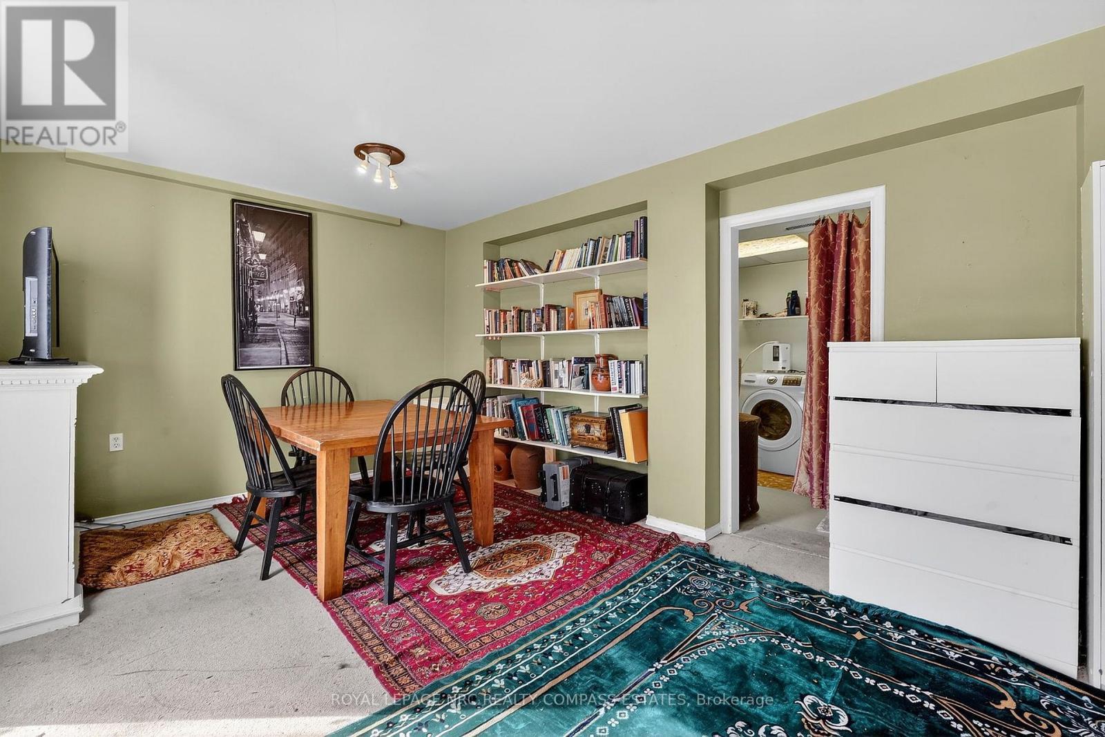 












31 QUEEN MARY DRIVE

,
St. Catharines (Downtown),




Ontario
L2R2J3

