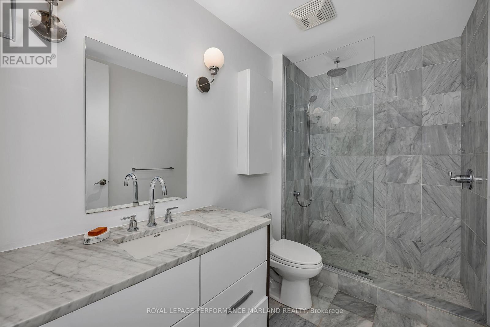 












606 - 111 CHAMPAGNE AVENUE S

,
Ottawa,




Ontario
K1S5V3

