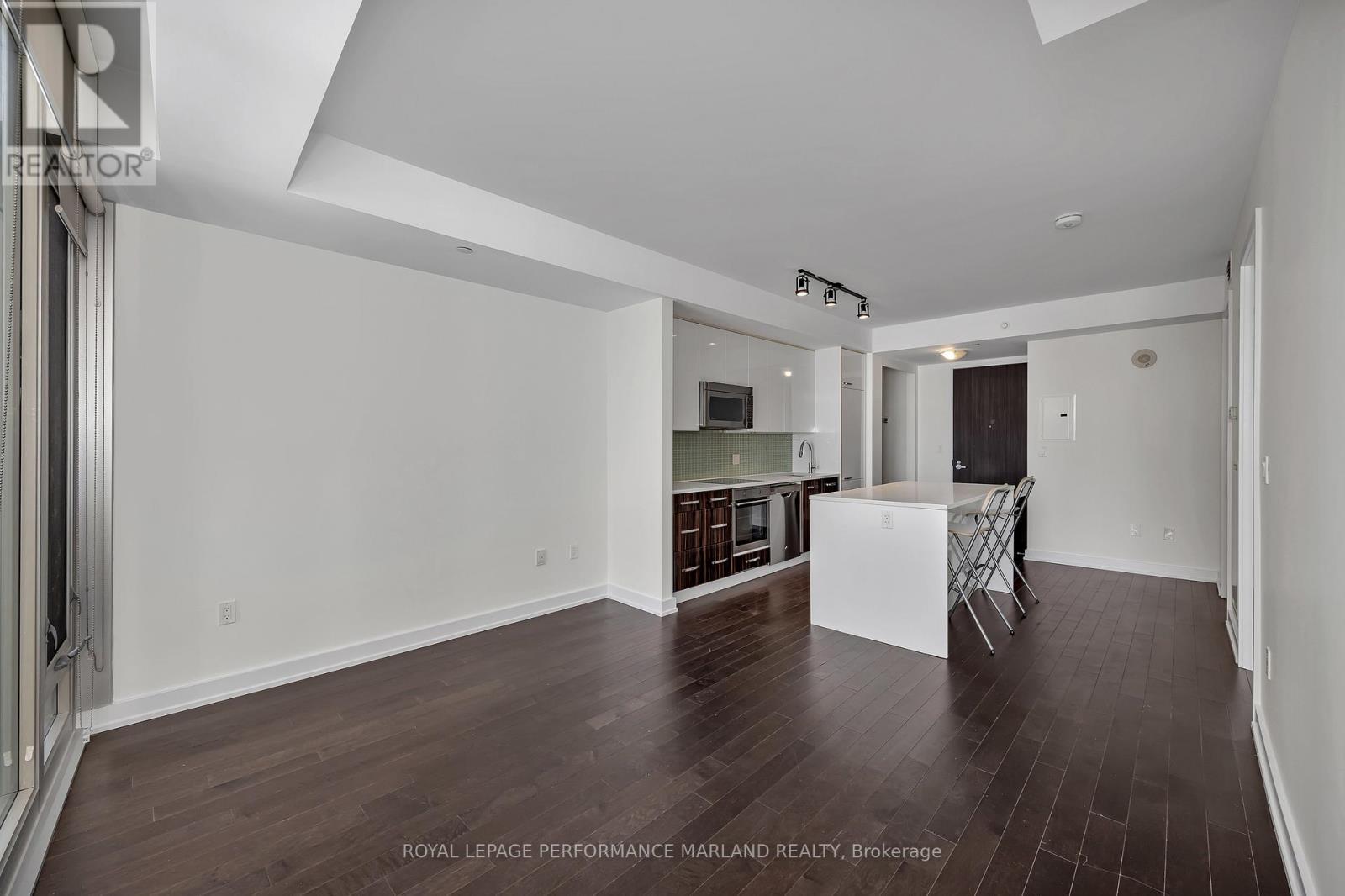 












606 - 111 CHAMPAGNE AVENUE S

,
Ottawa,




Ontario
K1S5V3

