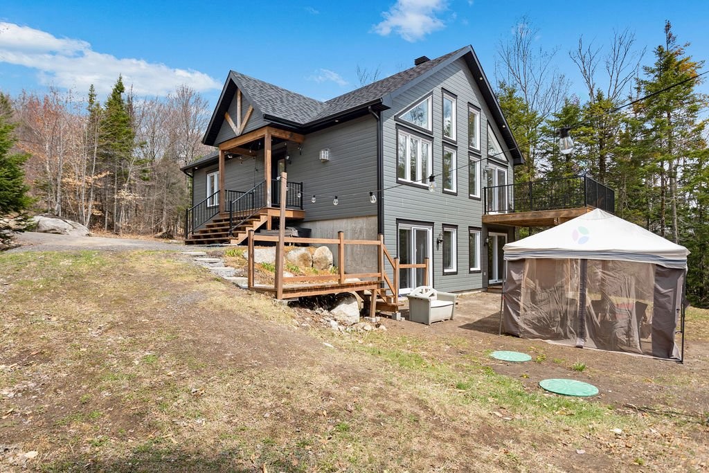 









10


Rue des Gemmes

,
Sainte-Marguerite-du-Lac-Masson,




QC
J0T2N0

