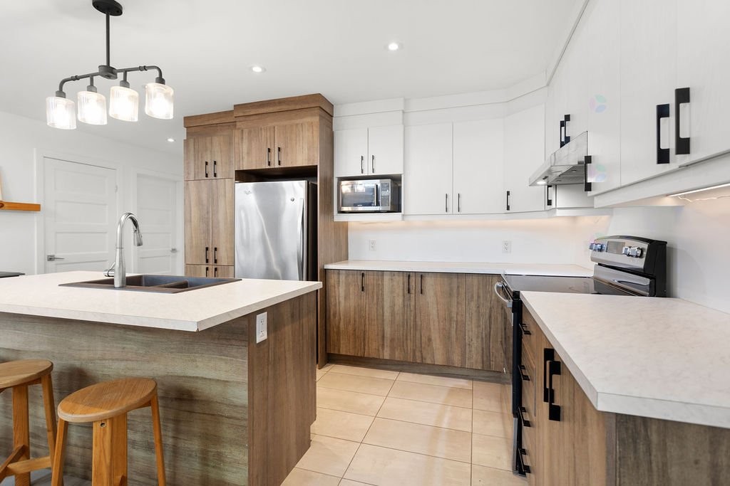









10


Rue des Gemmes

,
Sainte-Marguerite-du-Lac-Masson,




QC
J0T2N0

