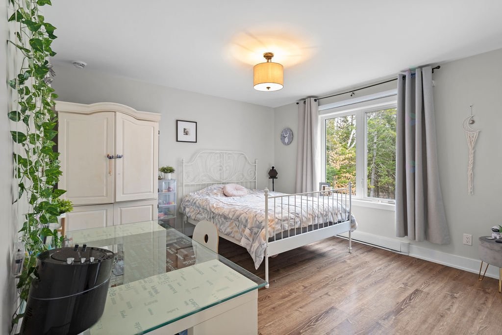 









10


Rue des Gemmes

,
Sainte-Marguerite-du-Lac-Masson,




QC
J0T2N0

