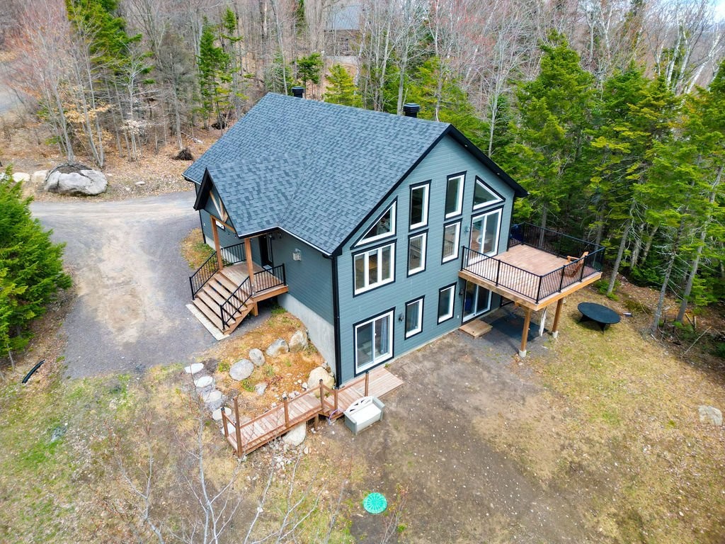 









10


Rue des Gemmes

,
Sainte-Marguerite-du-Lac-Masson,




QC
J0T2N0

