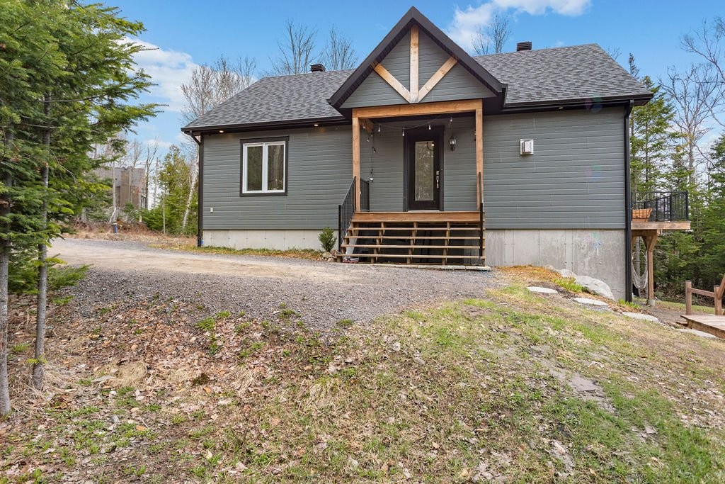 









10


Rue des Gemmes

,
Sainte-Marguerite-du-Lac-Masson,




QC
J0T2N0

