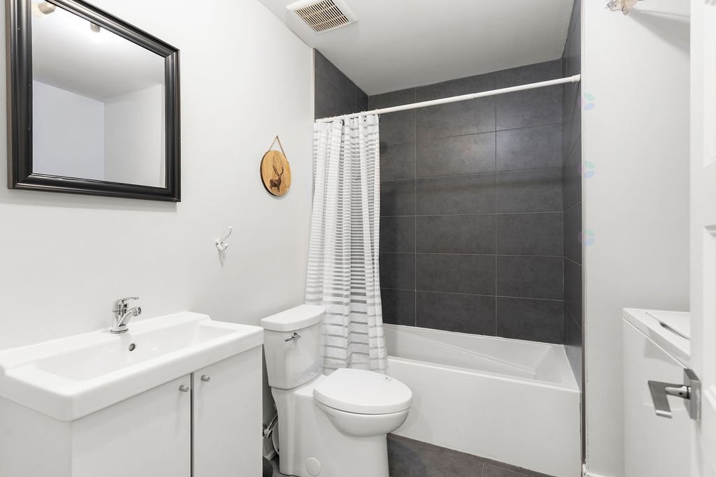 









10


Rue des Gemmes

,
Sainte-Marguerite-du-Lac-Masson,




QC
J0T2N0

