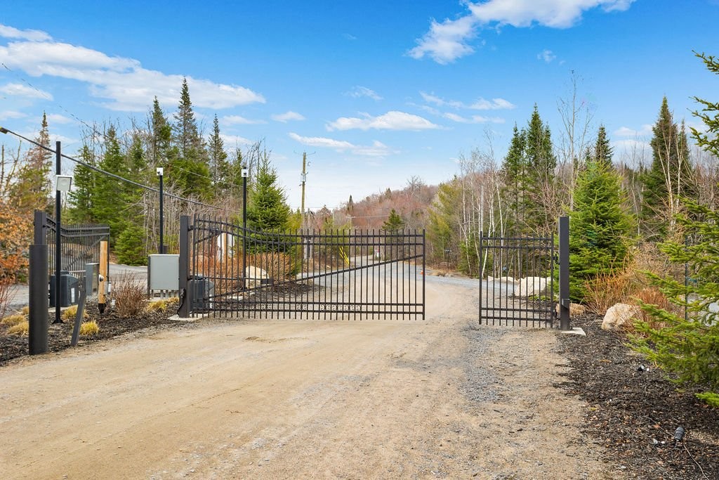 









10


Rue des Gemmes

,
Sainte-Marguerite-du-Lac-Masson,




QC
J0T2N0

