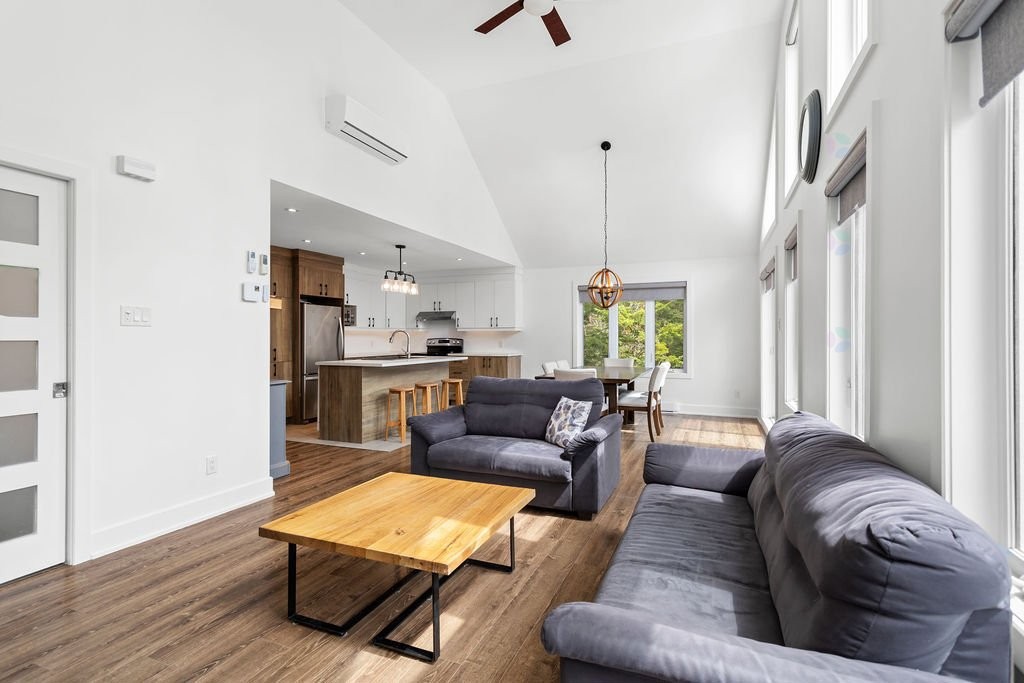 









10


Rue des Gemmes

,
Sainte-Marguerite-du-Lac-Masson,




QC
J0T2N0

