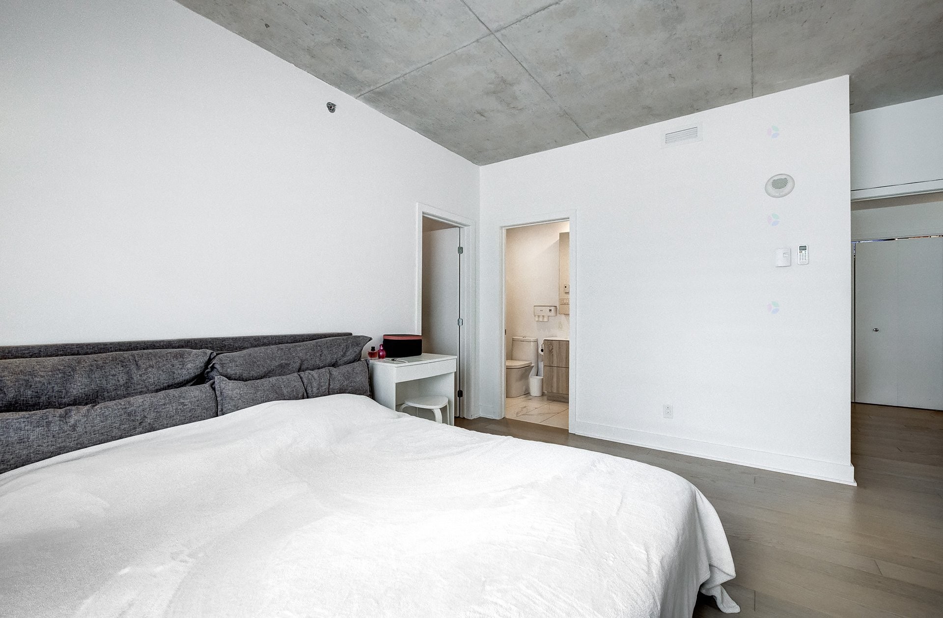 









1700


Rue Viola-Desmond

, 114,
Montréal (LaSalle),




QC
H8N0H1

