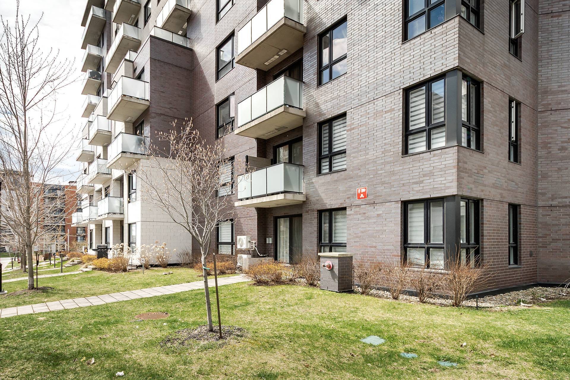 









1700


Rue Viola-Desmond

, 114,
Montréal (LaSalle),




QC
H8N0H1

