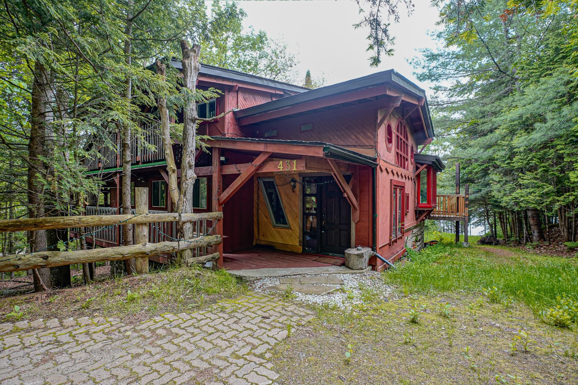 









431


Ch. du Lac-Earl E.

,
Montcalm,




QC
J0T2V0

