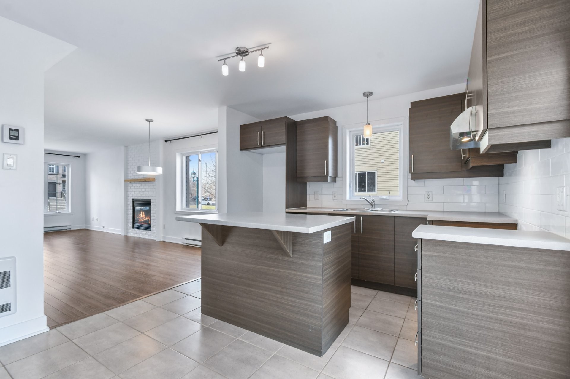 









671


Rue de Pompadour

,
Mascouche,




QC
J7K0S4

