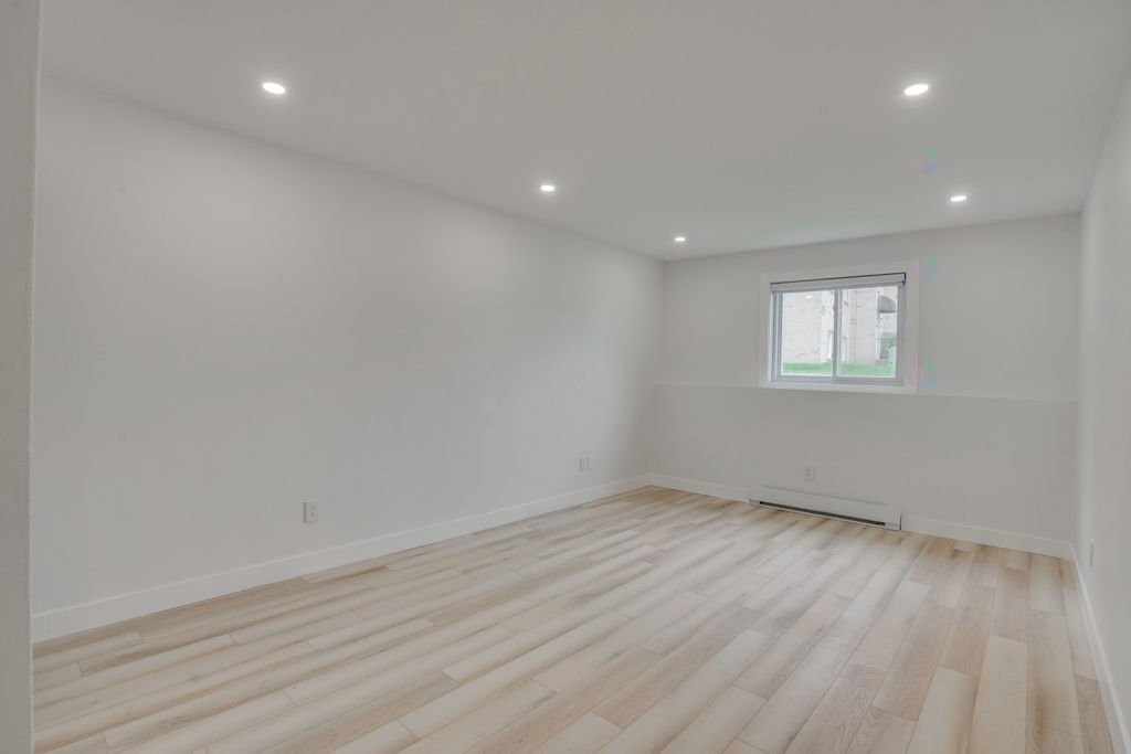 









183


Rue Mutchmore

, 1,
Gatineau (Hull),




QC
J8Y3T8

