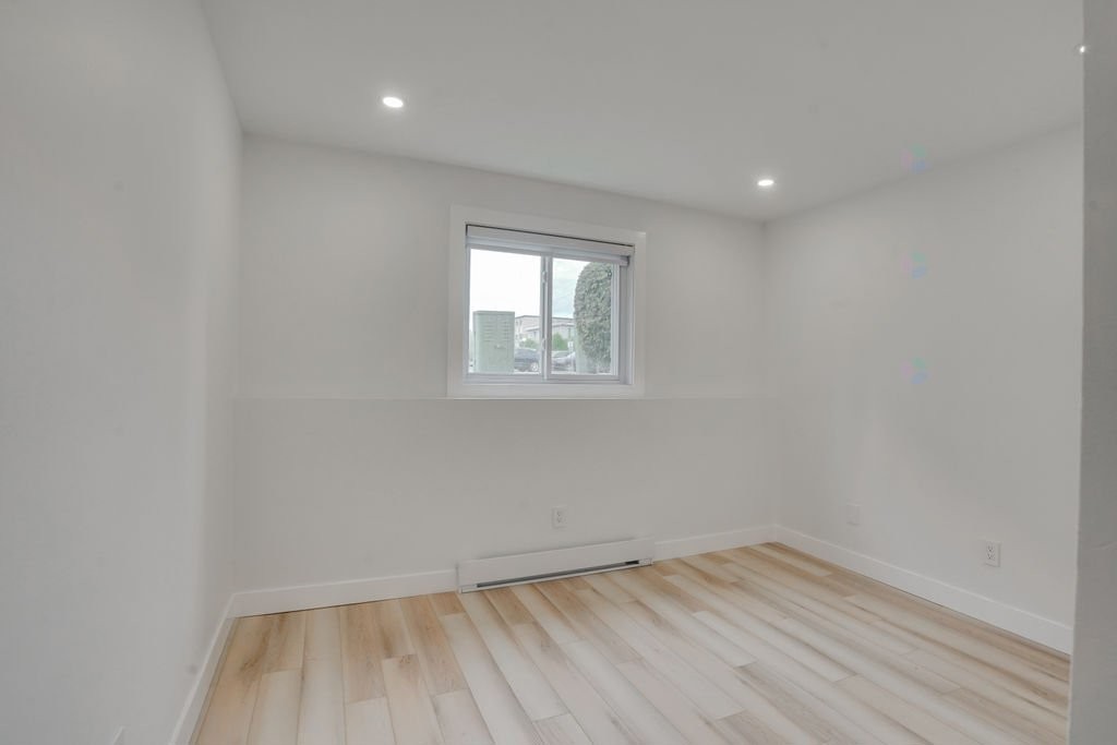 









183


Rue Mutchmore

, 1,
Gatineau (Hull),




QC
J8Y3T8

