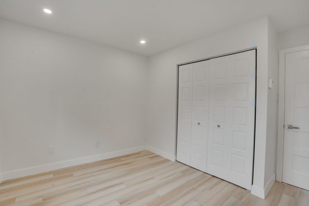 









183


Rue Mutchmore

, 1,
Gatineau (Hull),




QC
J8Y3T8

