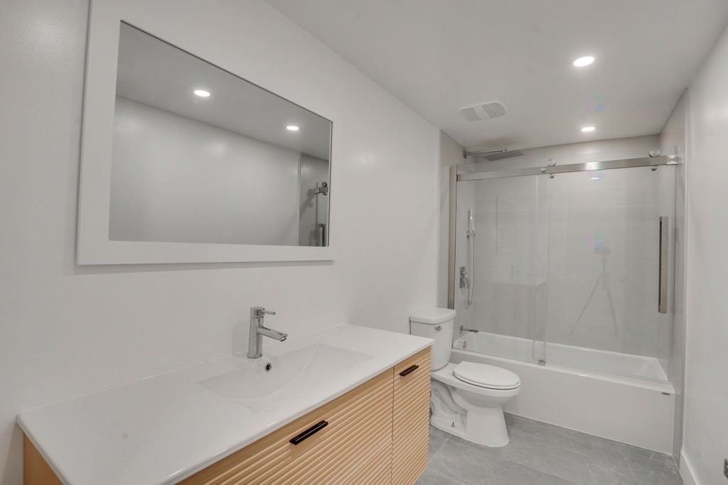 









183


Rue Mutchmore

, 1,
Gatineau (Hull),




QC
J8Y3T8

