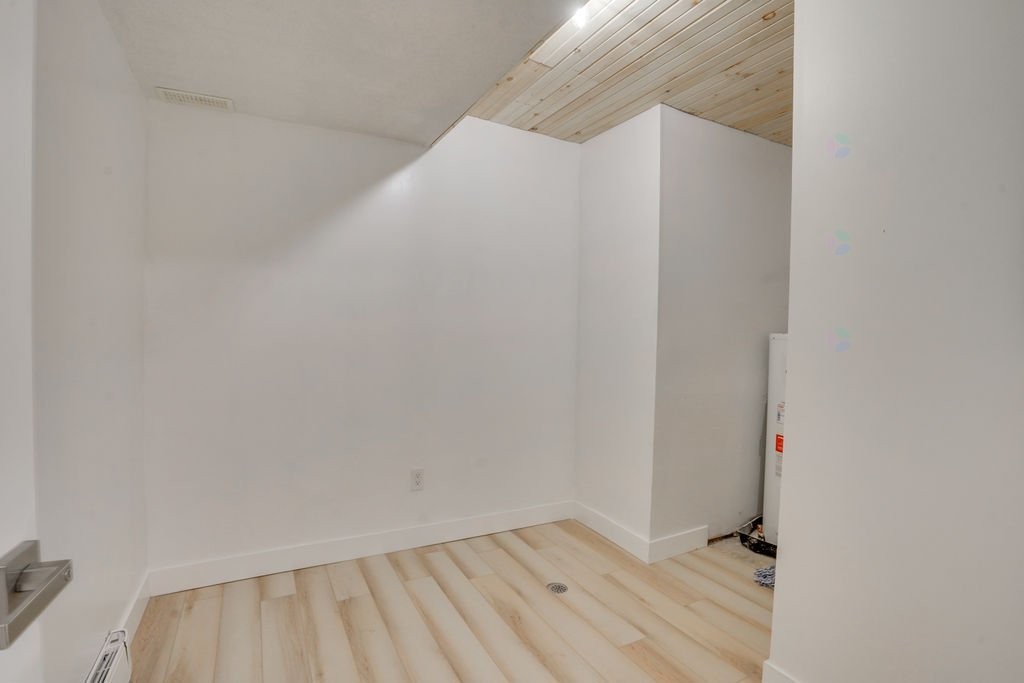 









183


Rue Mutchmore

, 1,
Gatineau (Hull),




QC
J8Y3T8

