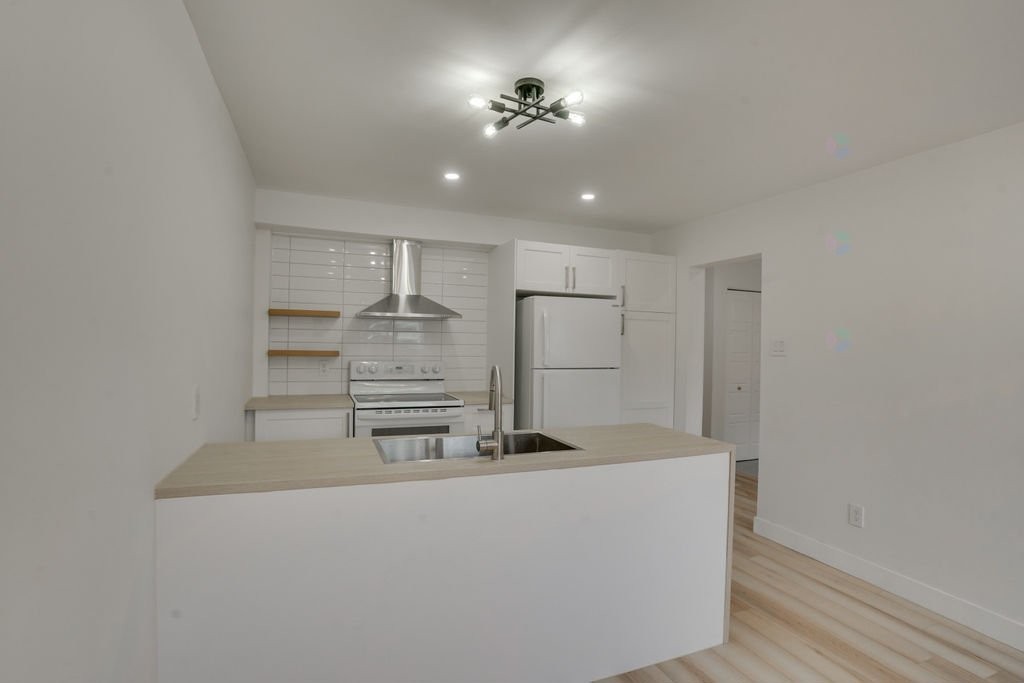 









183


Rue Mutchmore

, 1,
Gatineau (Hull),




QC
J8Y3T8

