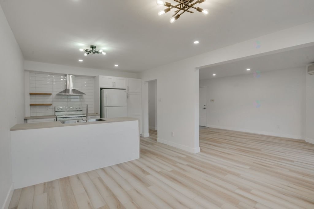 









183


Rue Mutchmore

, 1,
Gatineau (Hull),




QC
J8Y3T8

