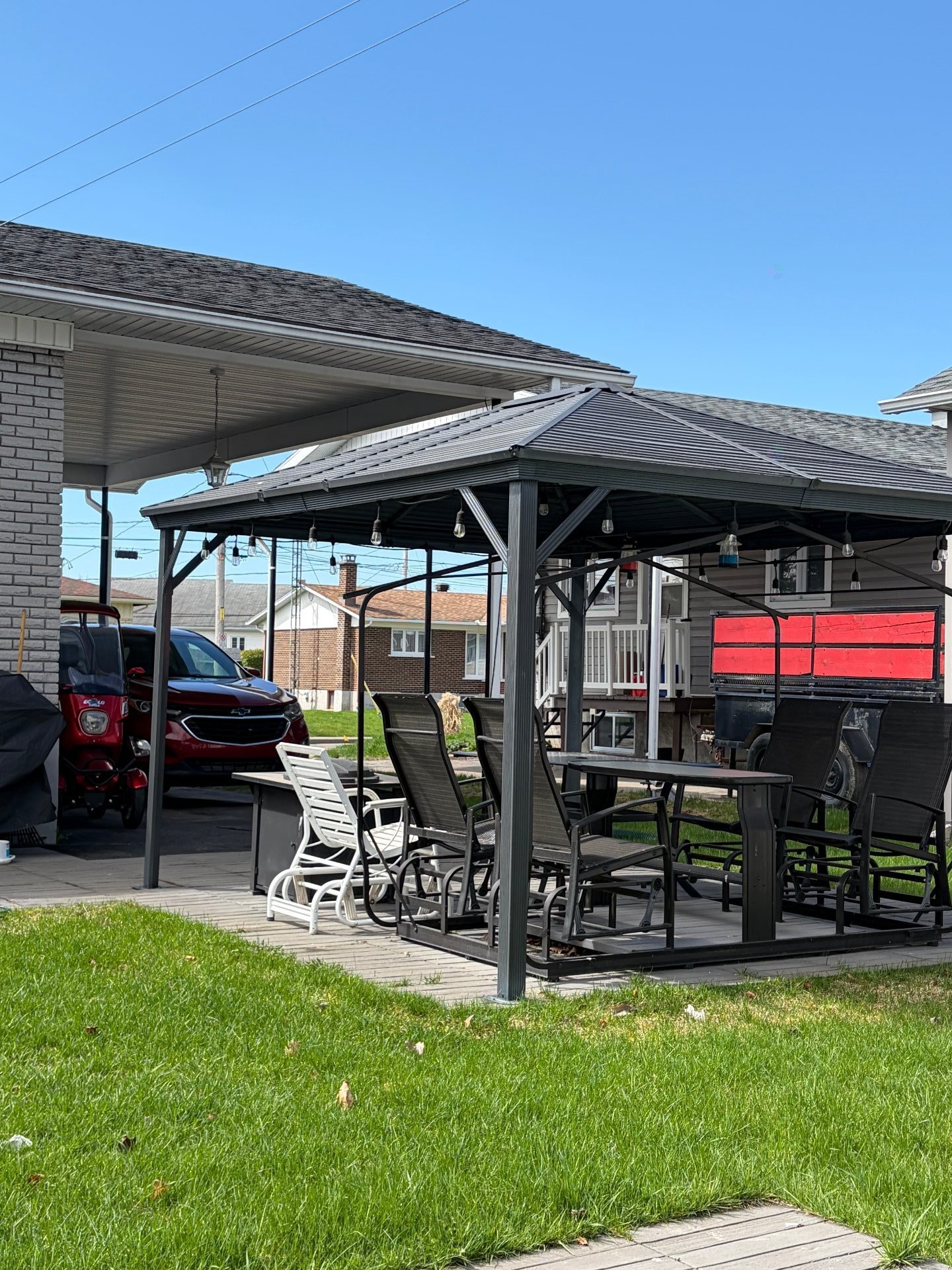 









360


Av. Lupien

,
Louiseville,




QC
J5V1T4

