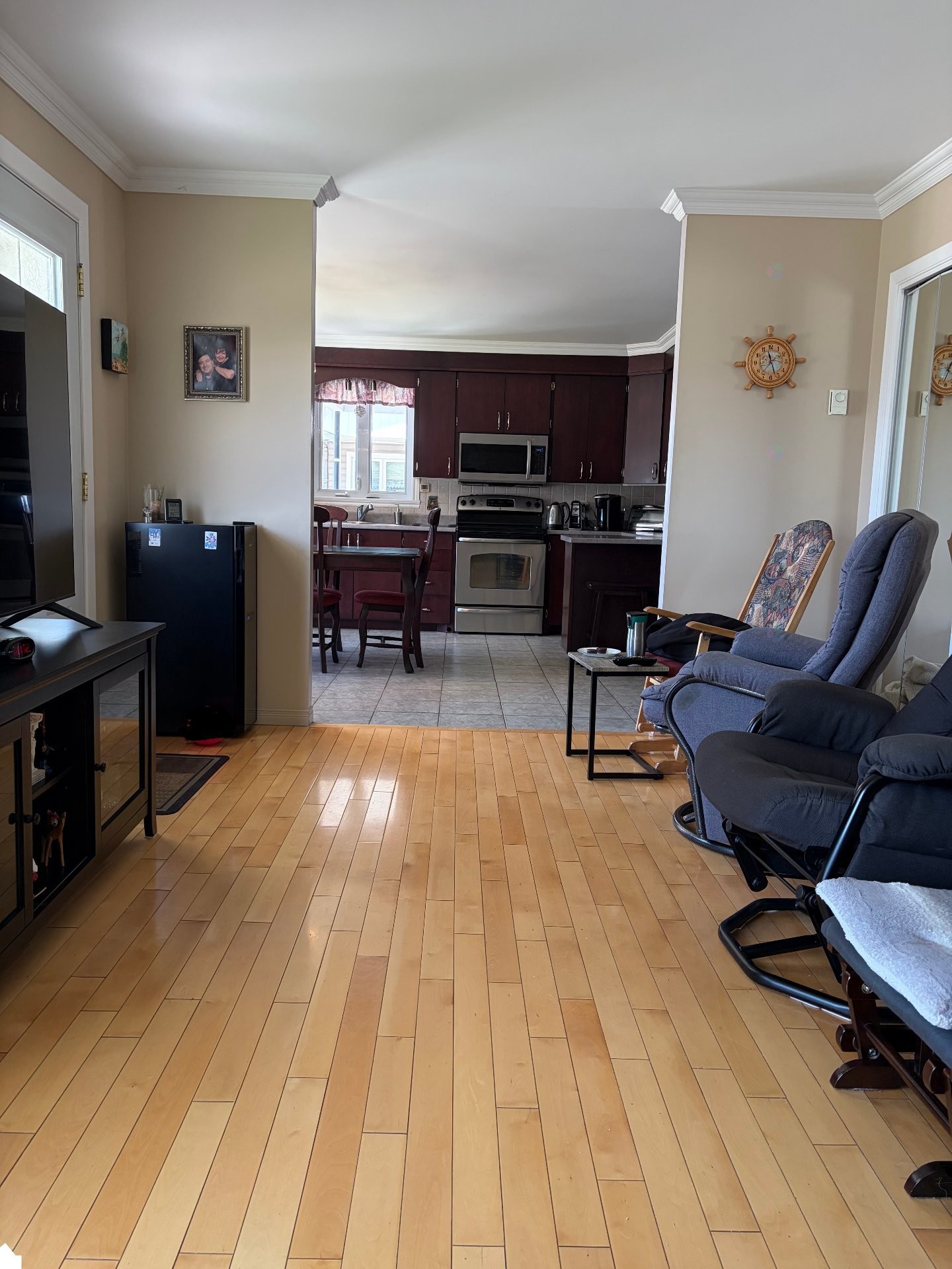 









360


Av. Lupien

,
Louiseville,




QC
J5V1T4

