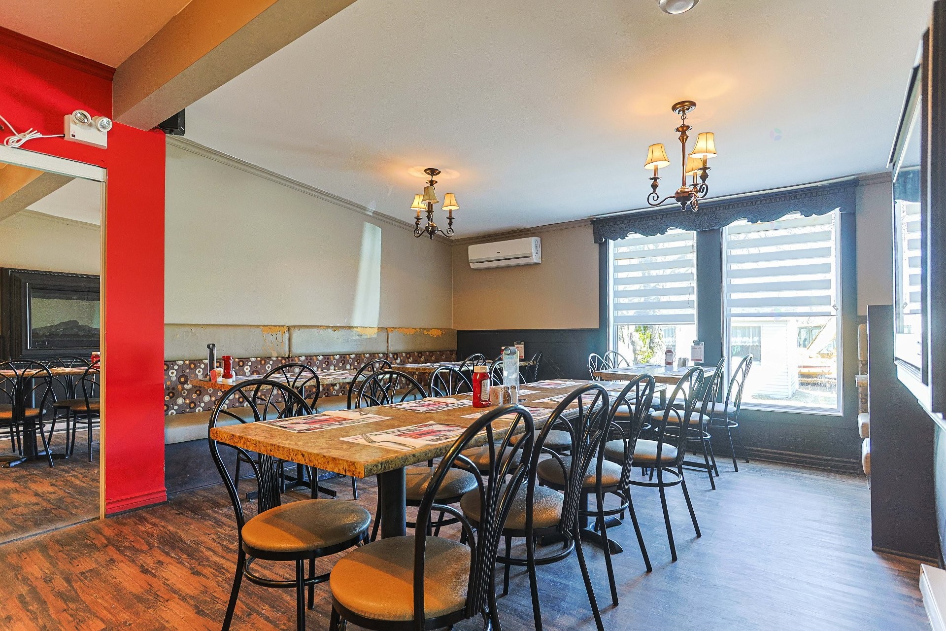 









390

 - 392


Route 153

,
Saint-Tite,




QC
G0X3H0

