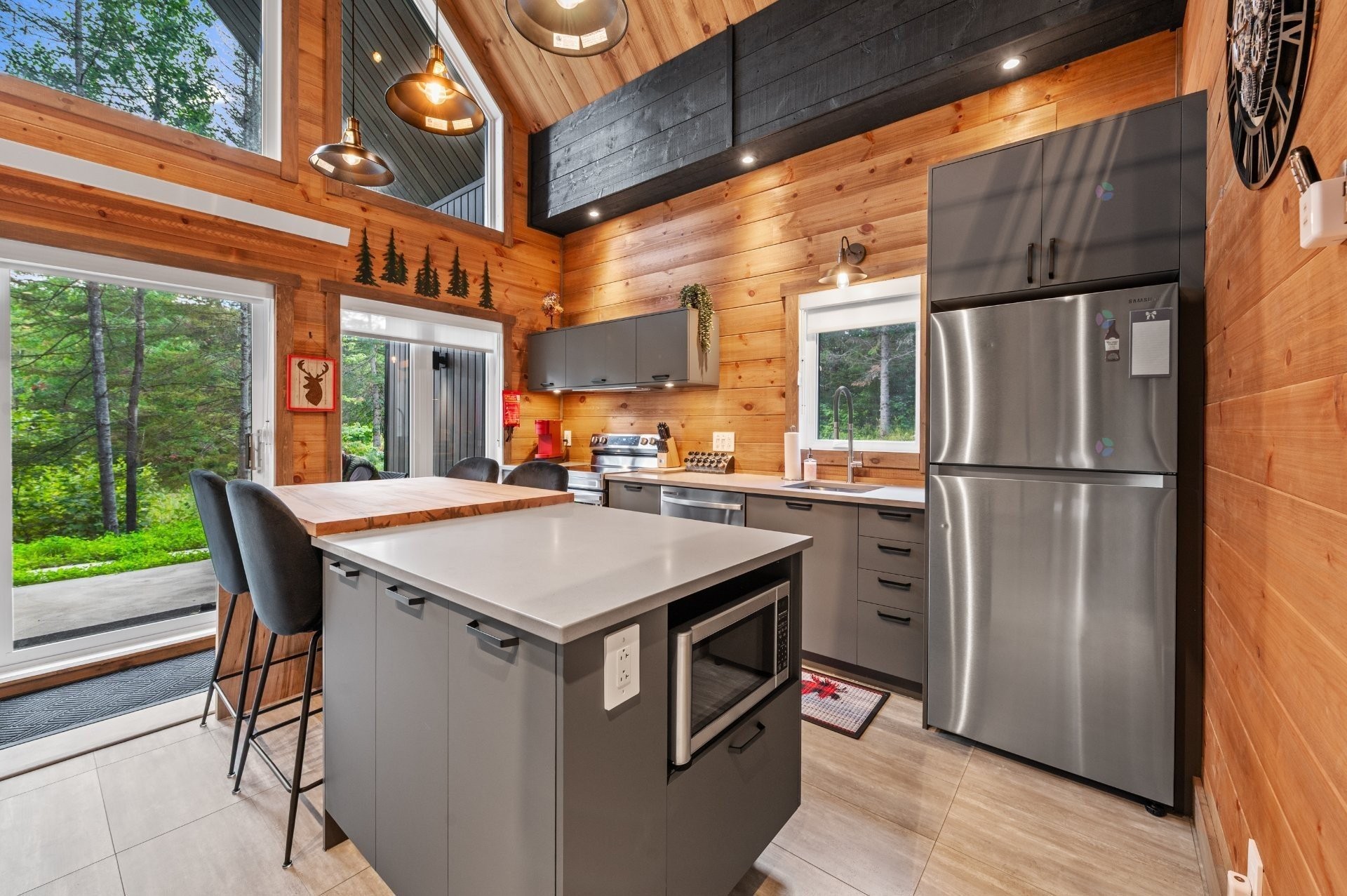 









580


Mtée Brien

,
Lac-Supérieur,




QC
J0T1J0

