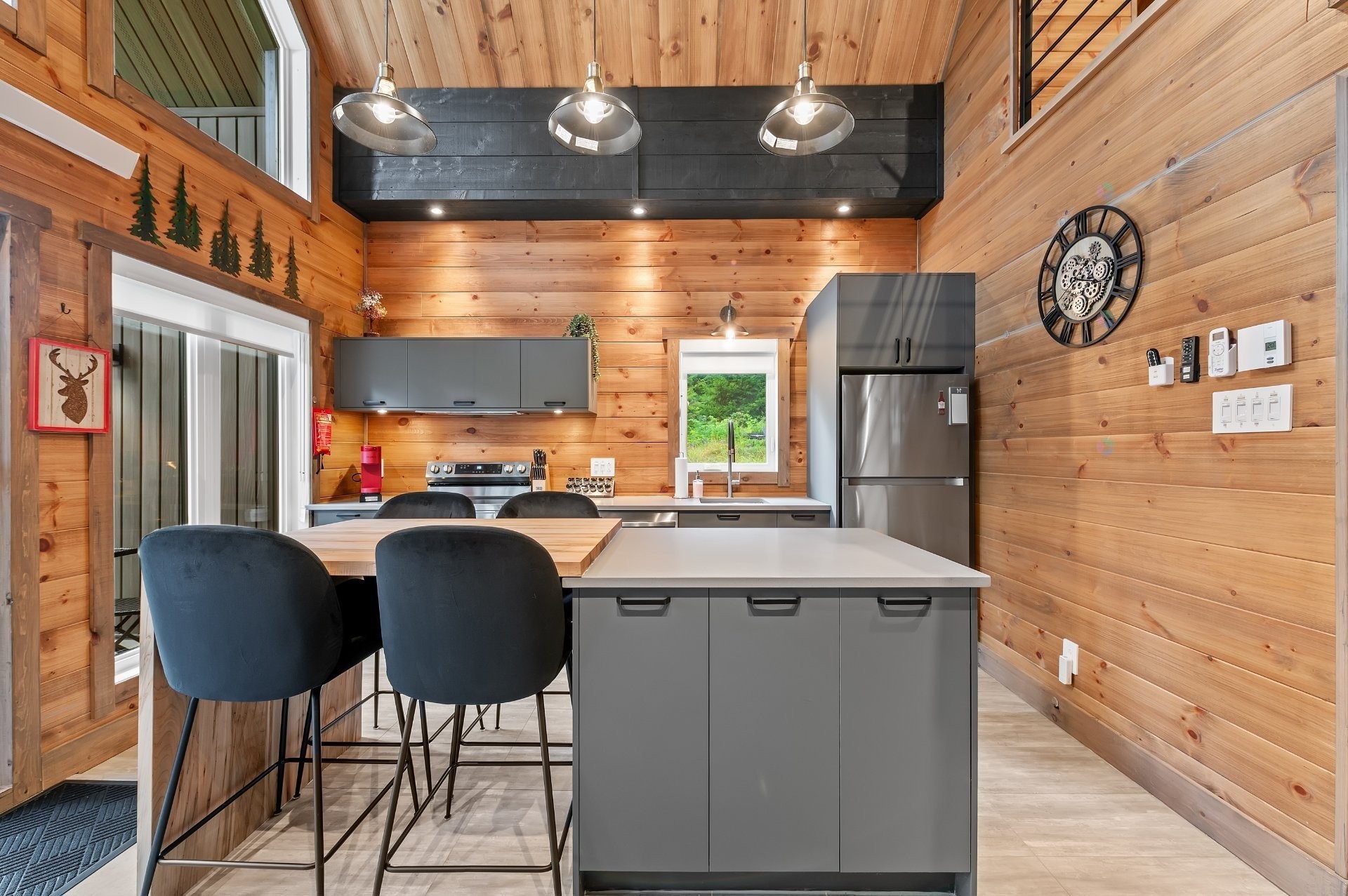 









580


Mtée Brien

,
Lac-Supérieur,




QC
J0T1J0

